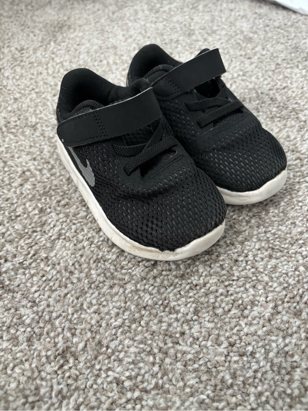 Velcro Kids Black Mesh Athletic Shoes with Velcro Strap